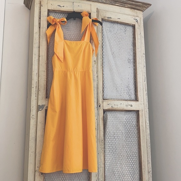 H&M Dresses & Skirts - H&M Shoulder Tie Cotton Midi Dress